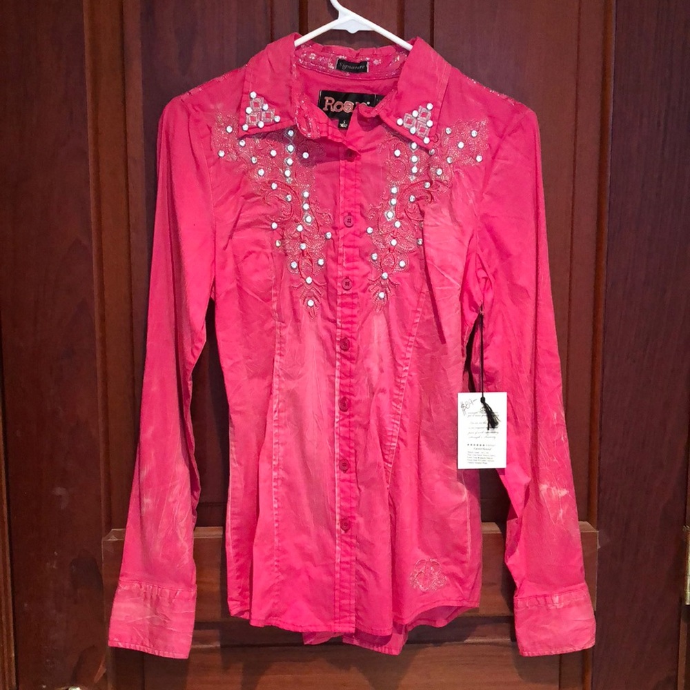 Roar button down!